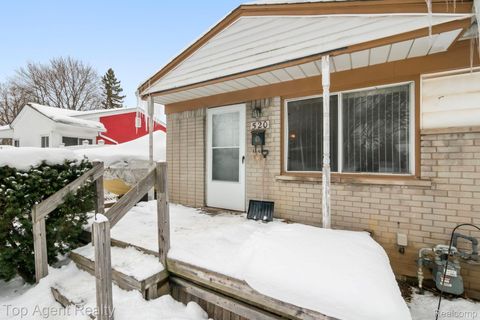 520 Linda Vista Drive Pontiac City MI 48342