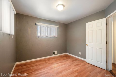 Tiny photo for 520 Linda Vista Drive, Pontiac City, MI 48342 (MLS # 20261021763)