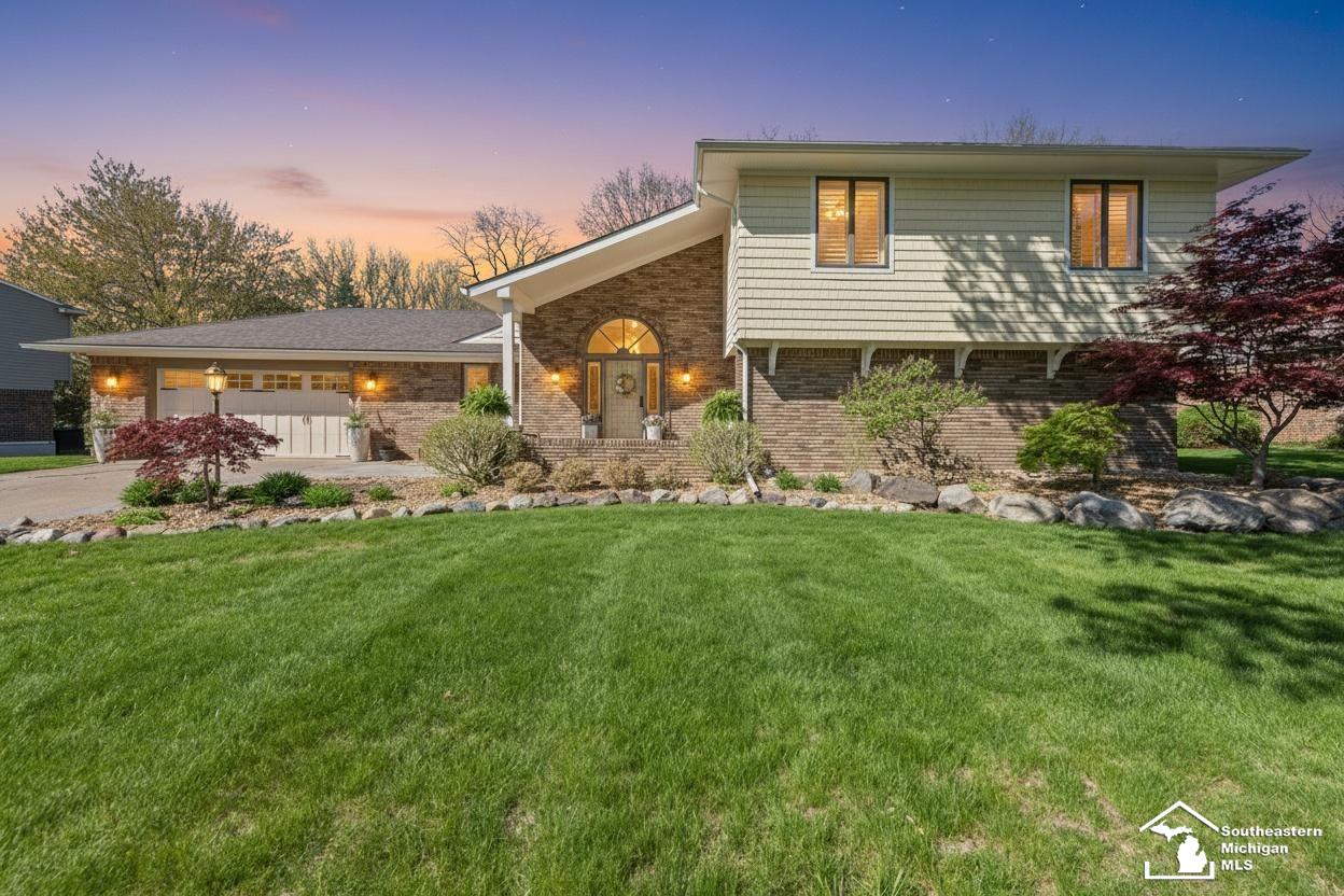 8908 Sarah Lane