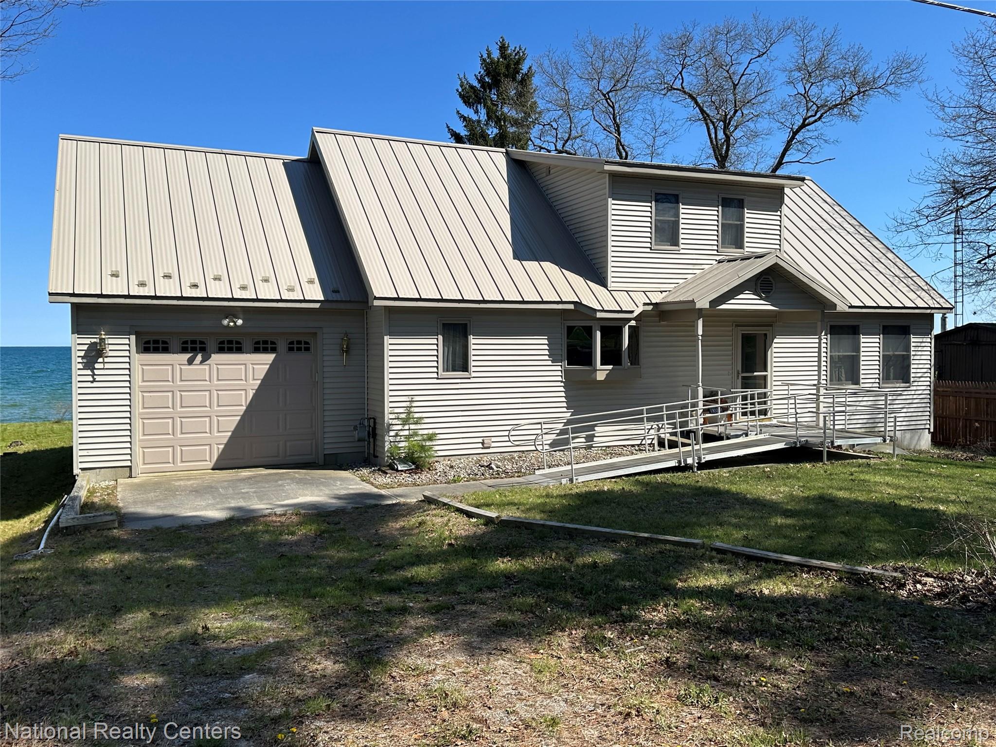 1390 N US 23