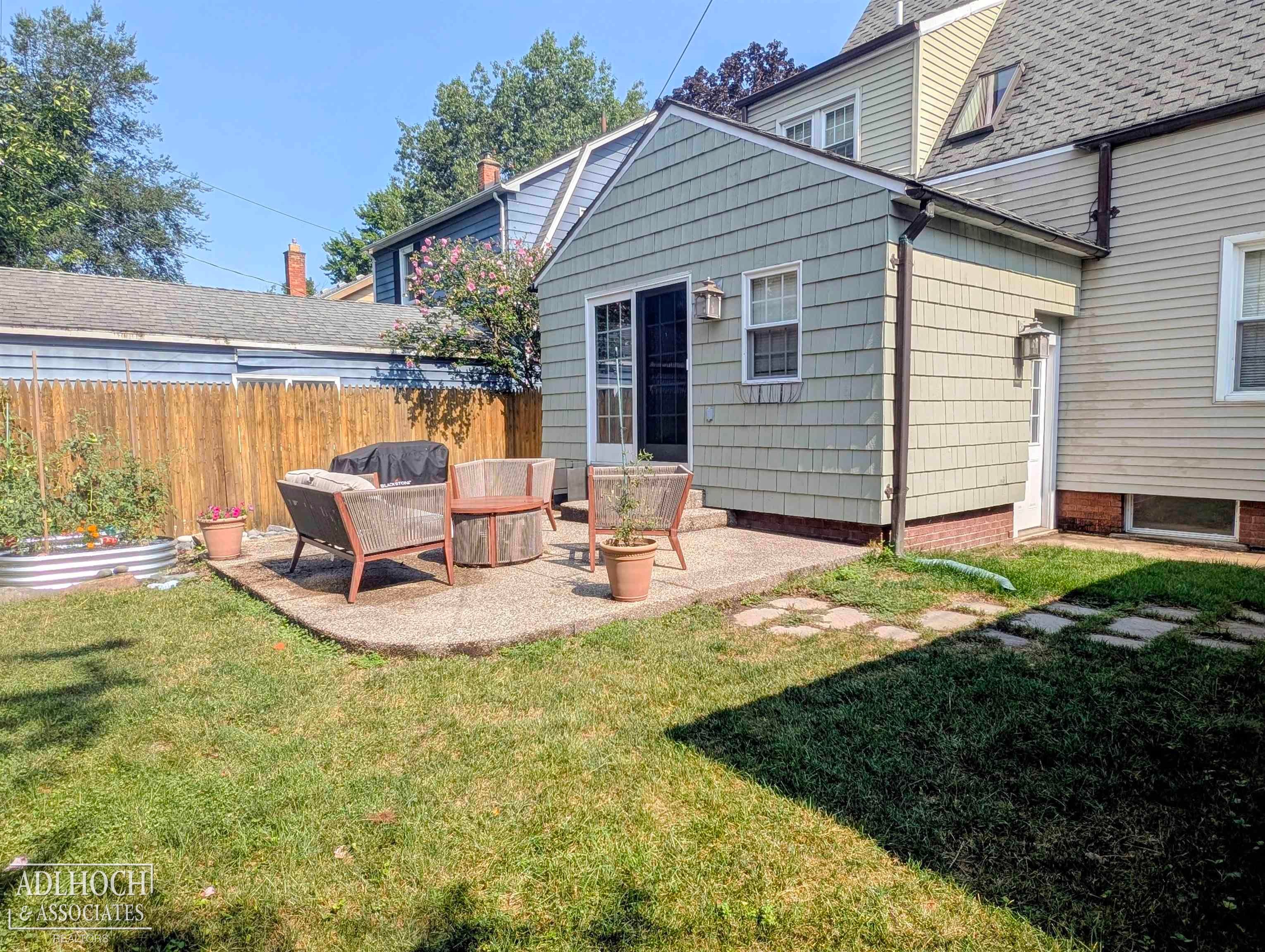 75 Mapleton Road