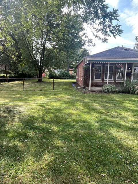 Photo of 13563 Lenore, Redford Charter Township, MI 48239 (MLS # 20251043180)