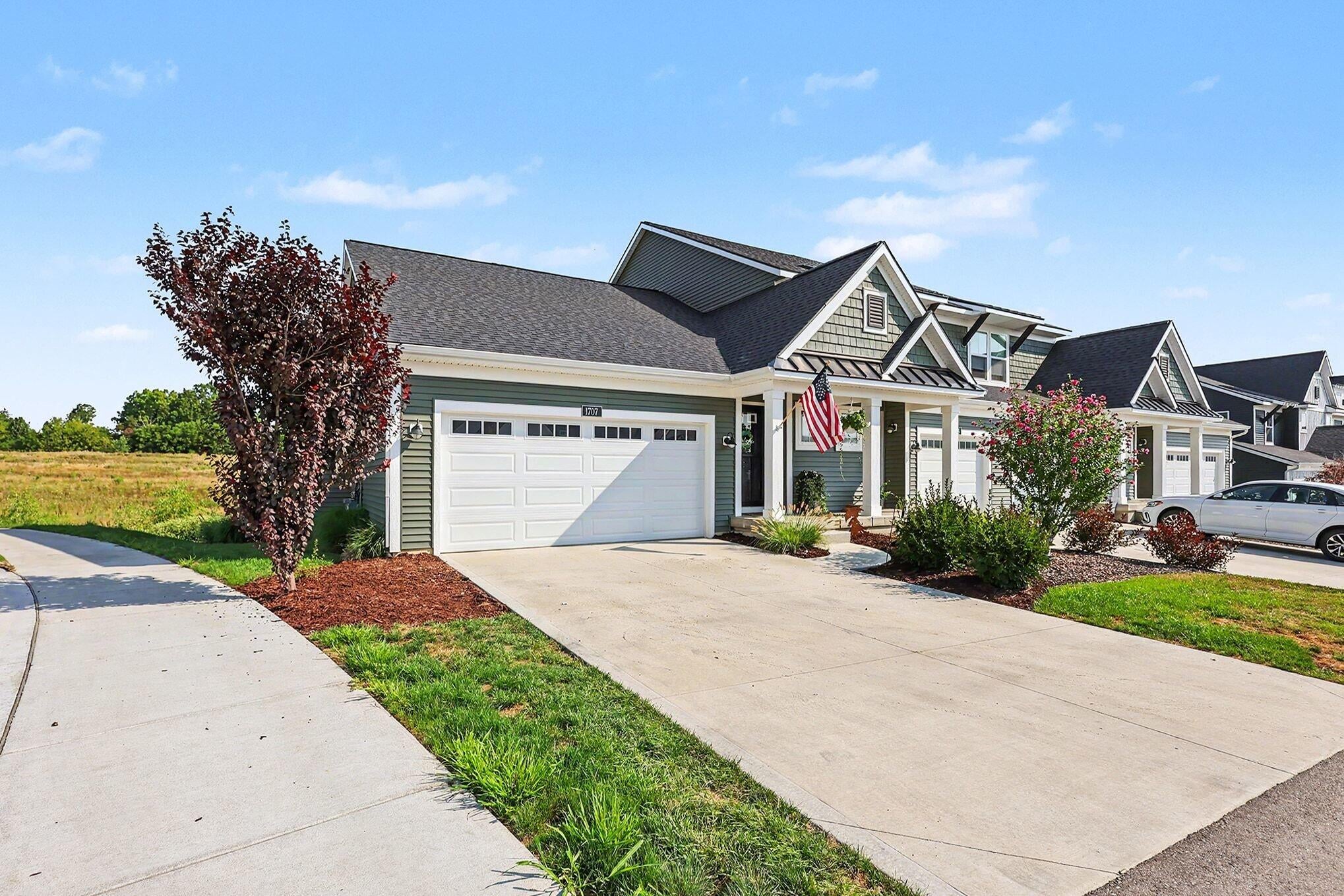 1707 SW Thyme Drive SW