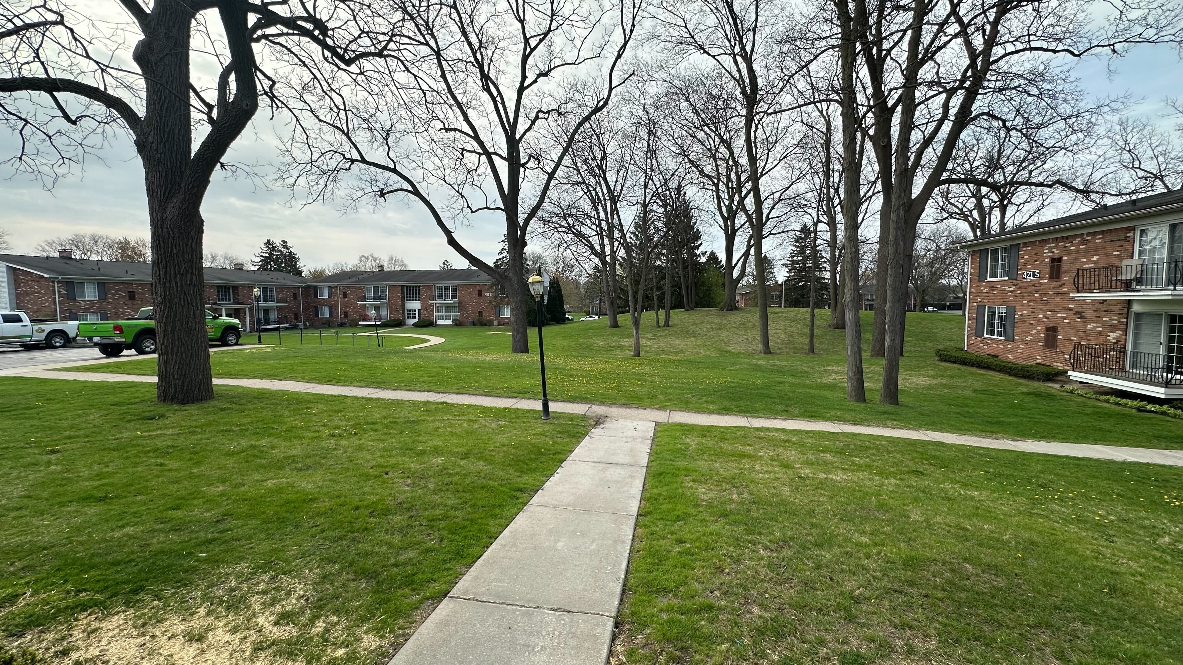 433 Fox Hills #6
