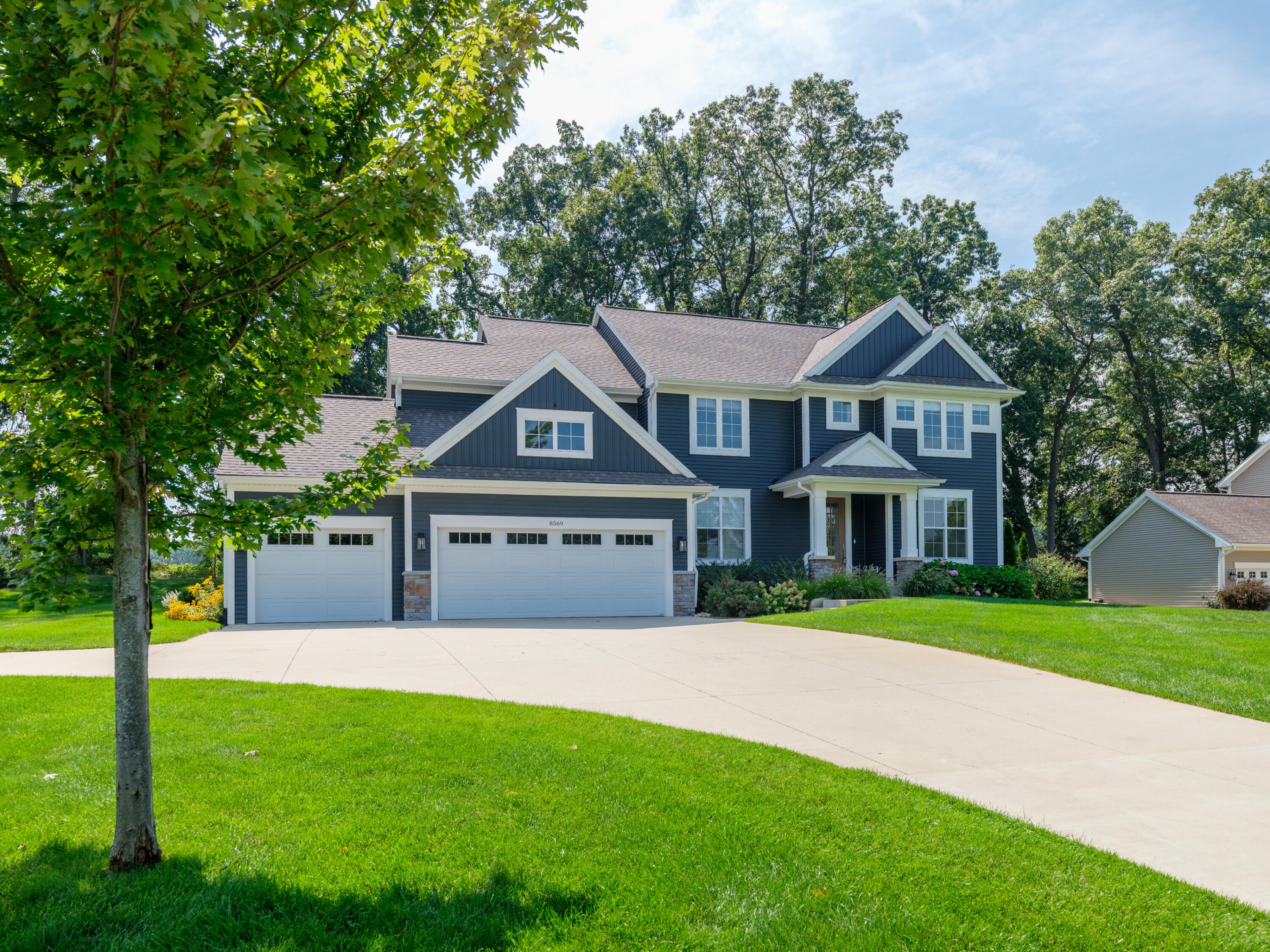 8569 Brighten Trail