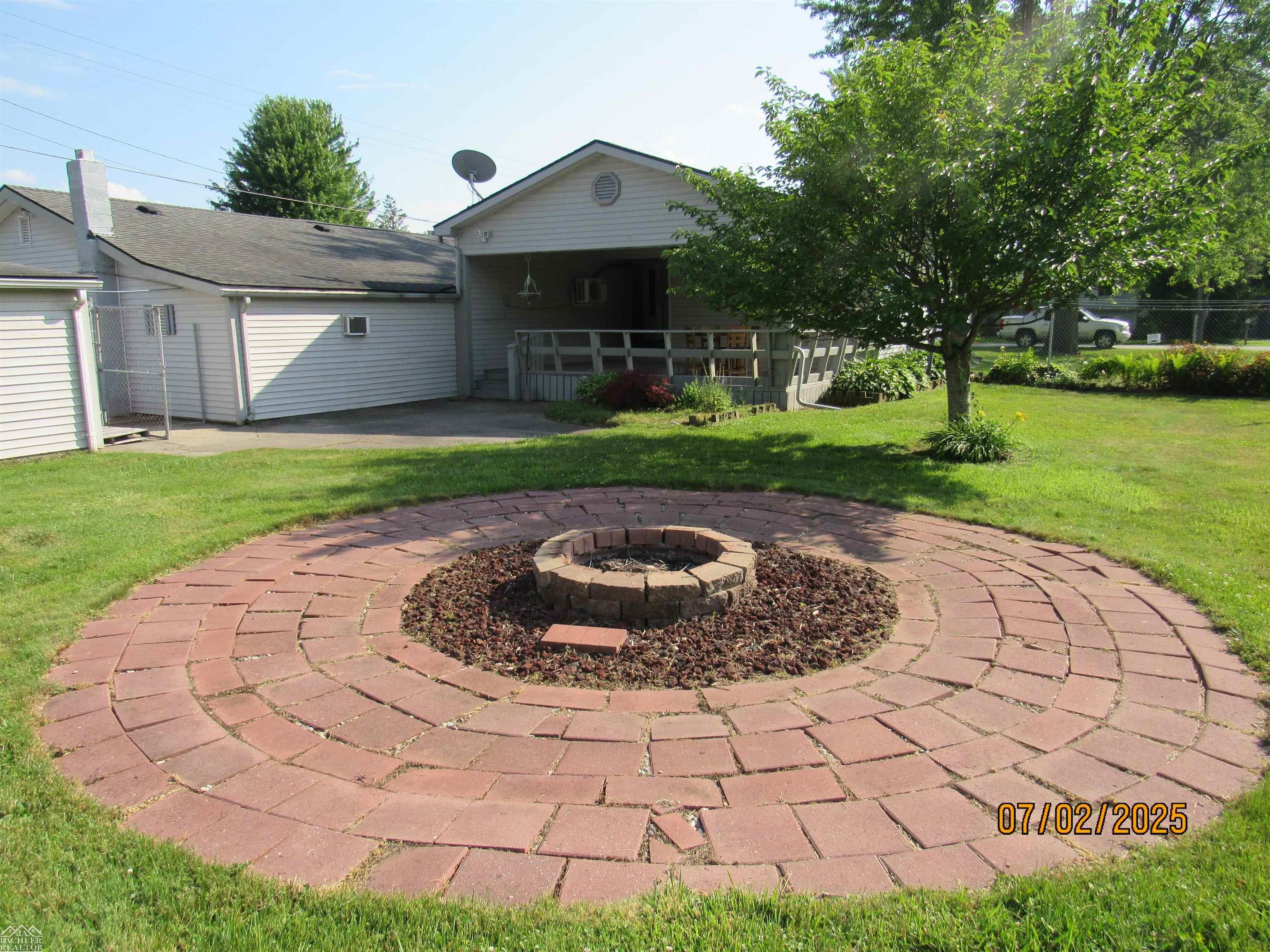 2566 Lewis Drive