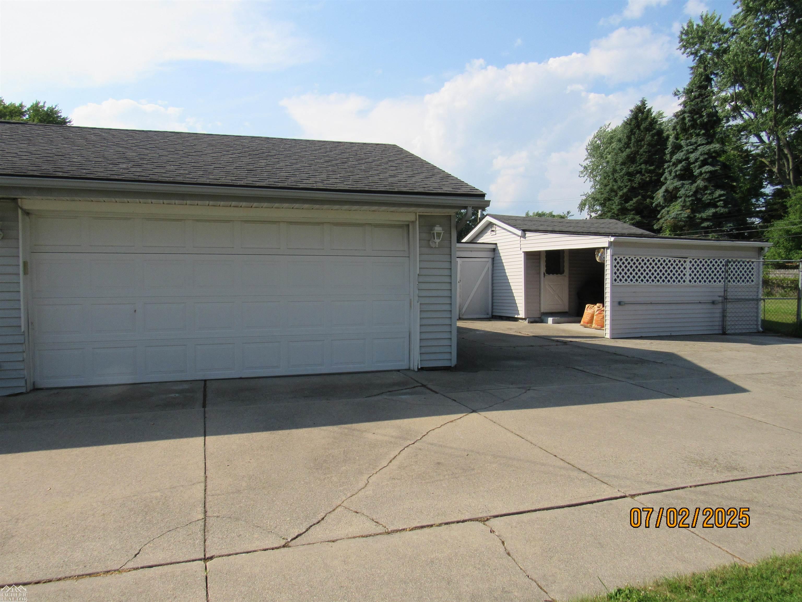 2566 Lewis Drive