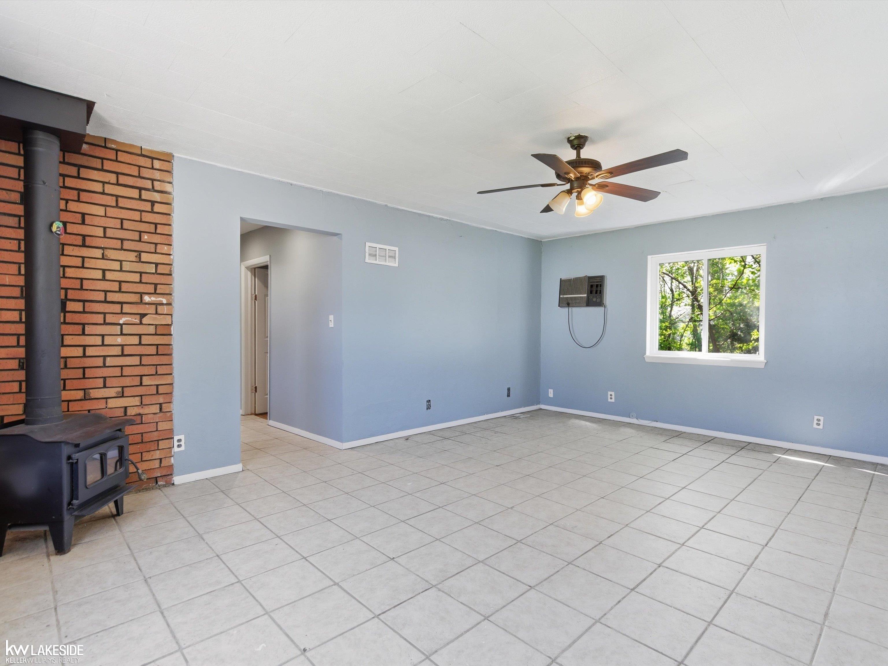 1064 CLOVERLAWN Drive