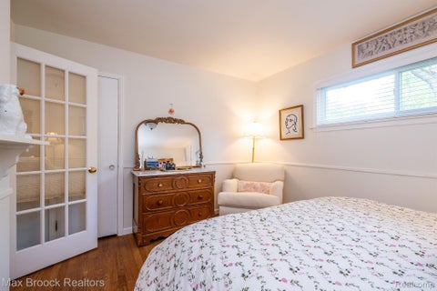 Tiny photo for 2223 W LINCOLN Street W, Birmingham City, MI 48009 (MLS # 20261081946)