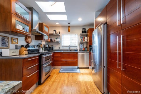 Tiny photo for 2223 W LINCOLN Street W, Birmingham City, MI 48009 (MLS # 20261081946)