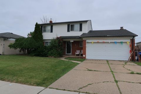 13517 Yvonne Drive Warren City MI 48088