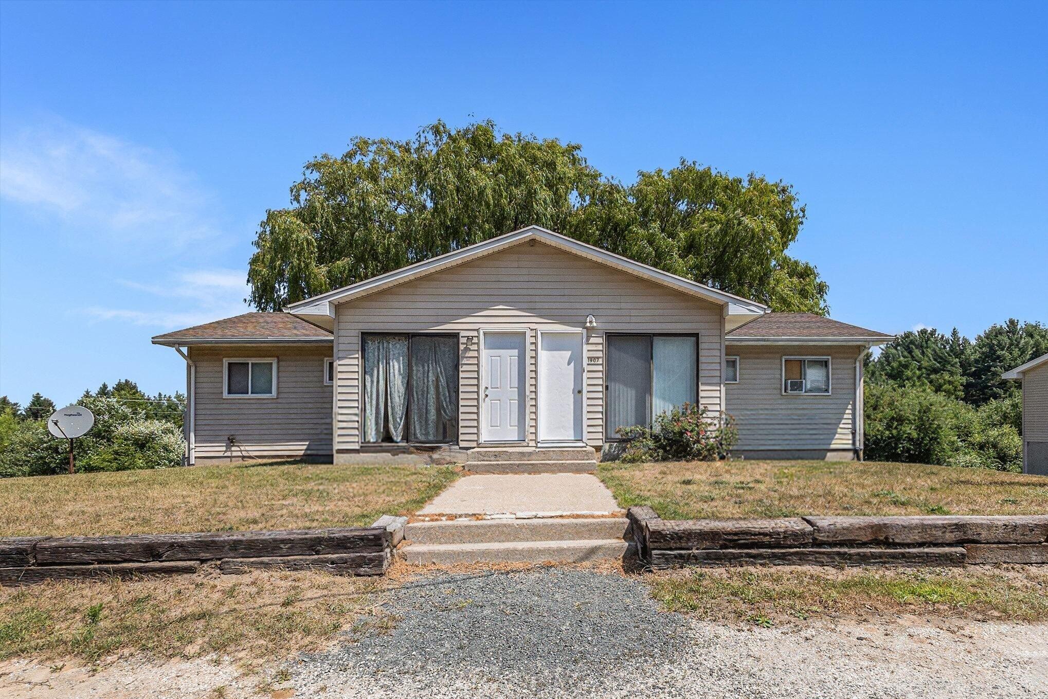 1907 W Sugar Grove Rd