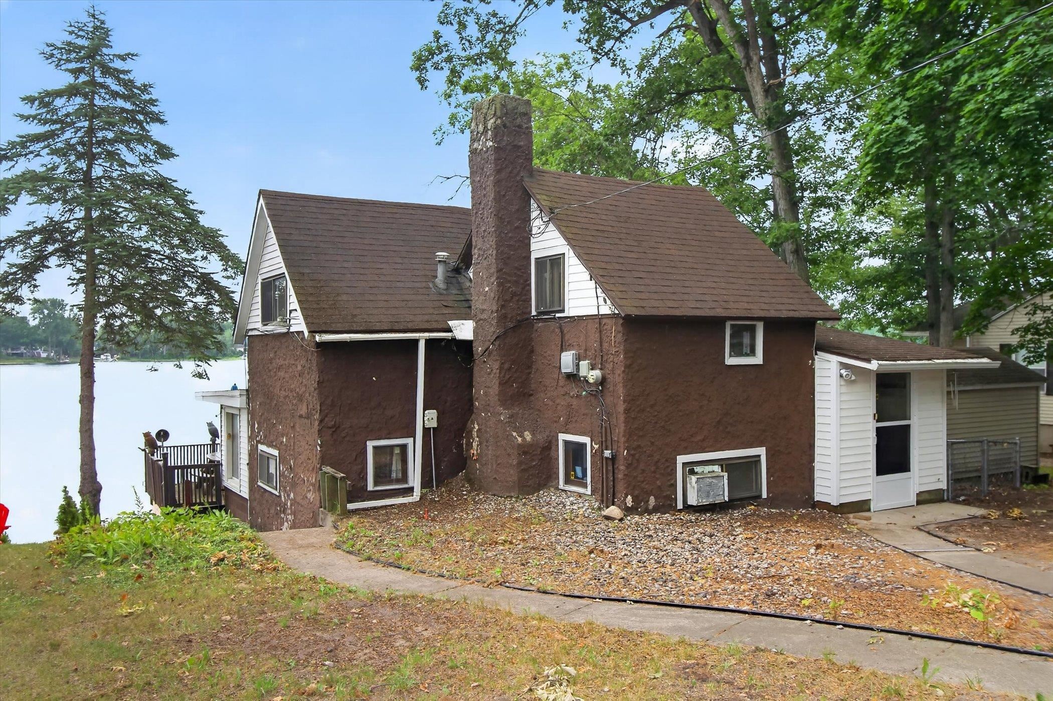 571 N Rock Lake Drive