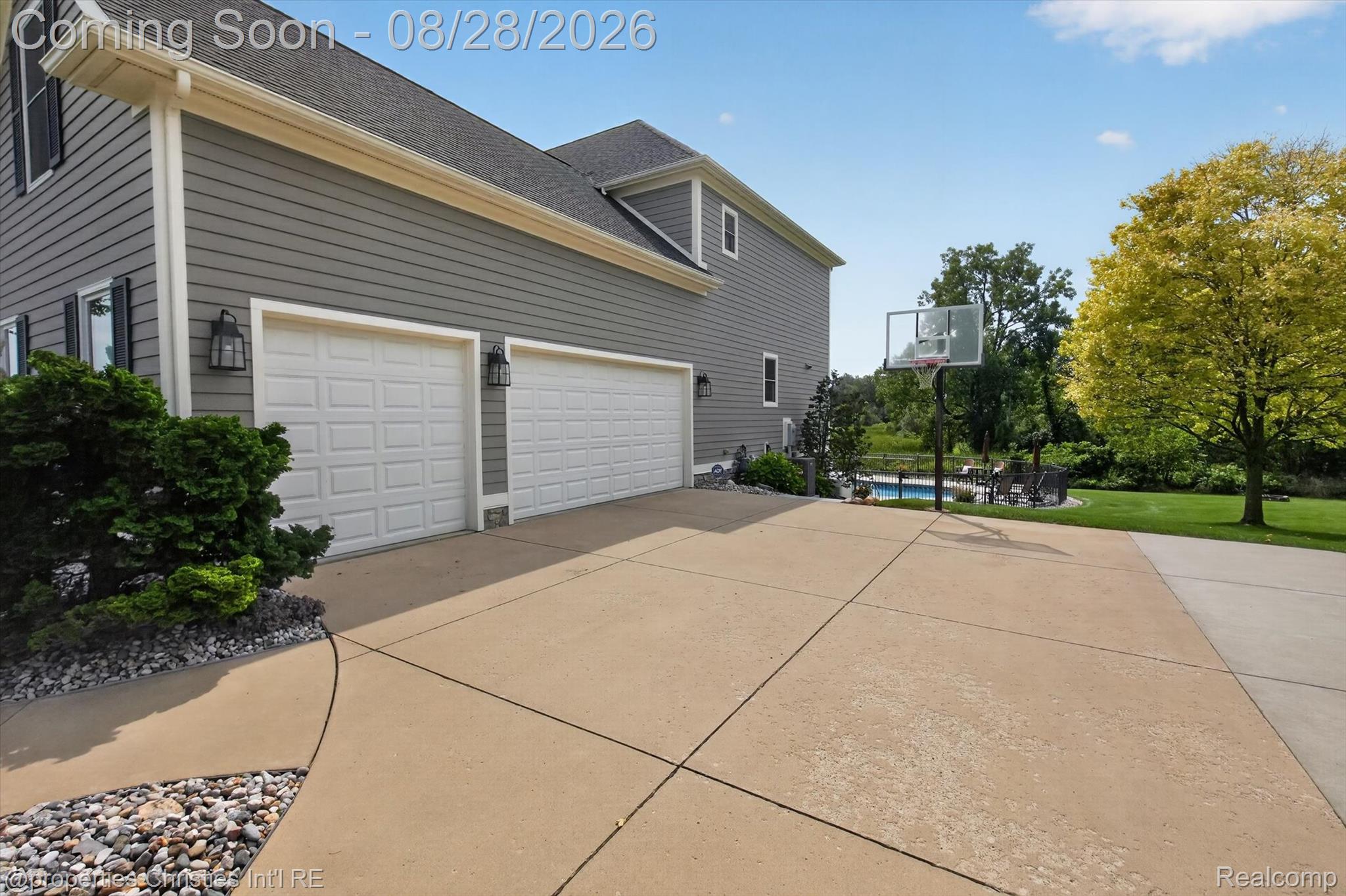 3925 Taylor Lane