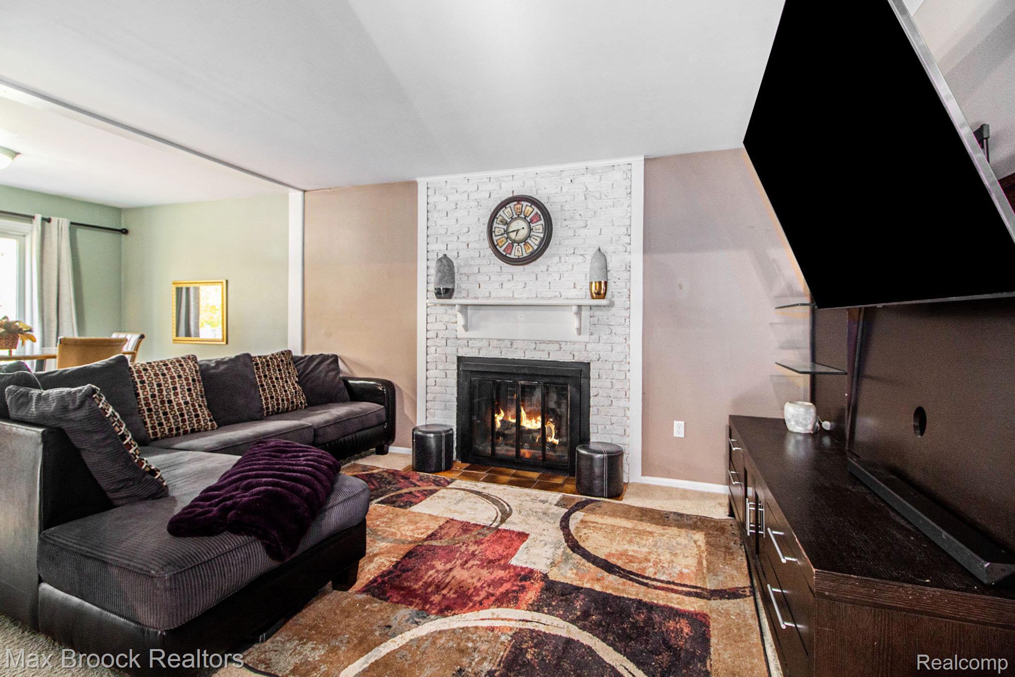 23267 Willowbrook Drive