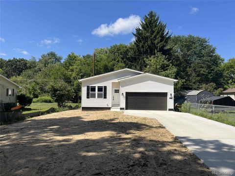 3175 OAKRIDGE Drive Highland Charter Township MI 48356
