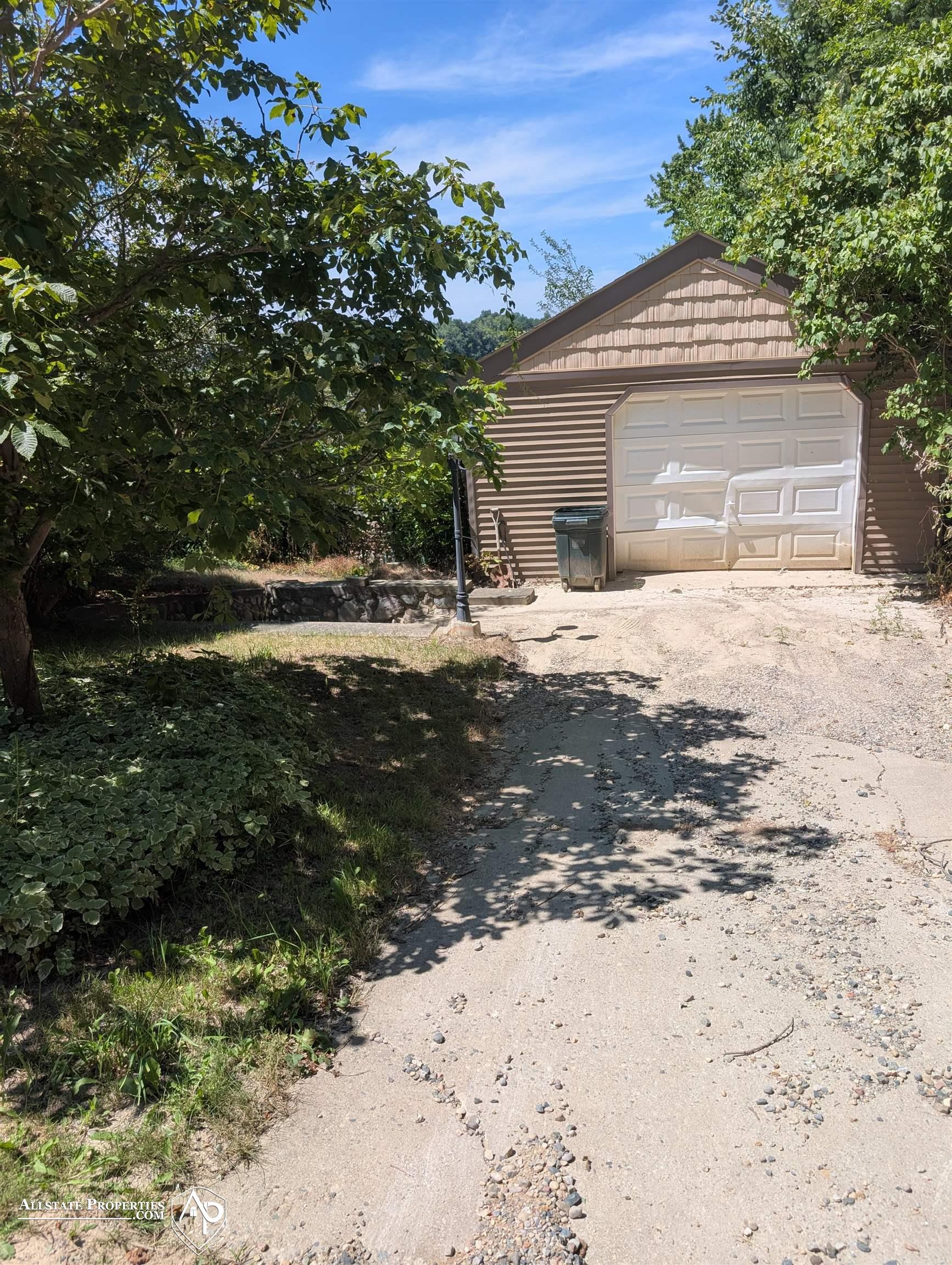 5896 Silver Birch Road