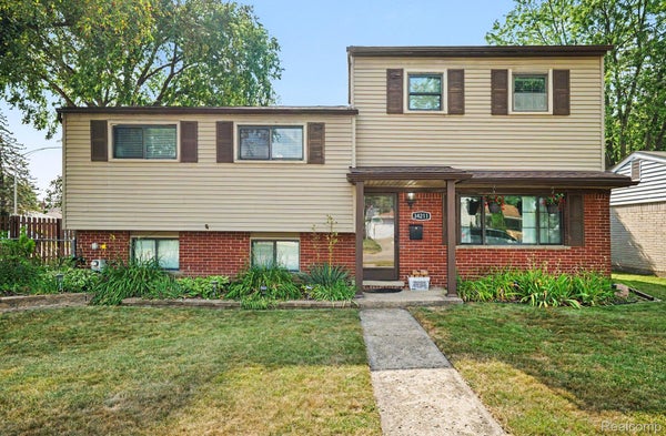 34211 VICEROY DR, STERLING HEIGHTS, MI 48310 - Image 668fb36cc8fa0ce6b2b3a79abfeaeb55/1729961119