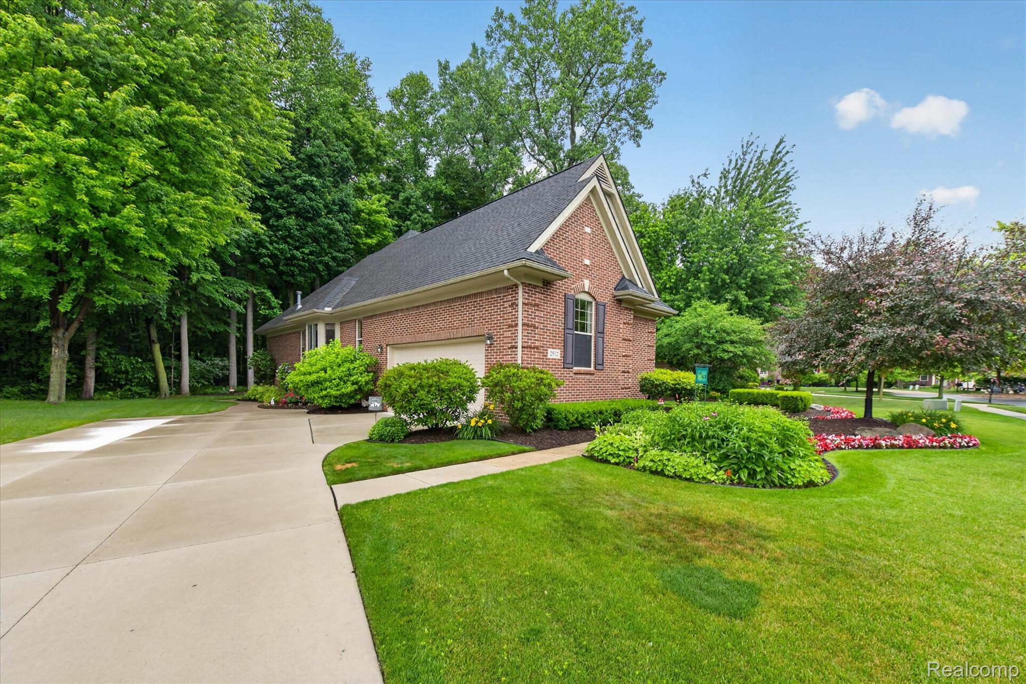 2512 Campbell Court