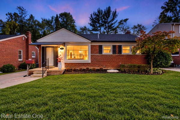 525 CHARLOTTE AVE, ROYAL OAK, MI 48073 - Image 66a6a4d963a15eab2bb85fe64a886bca/1501108998