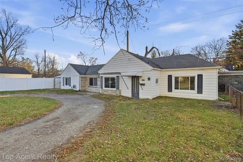 23615 Columbus Avenue Warren City MI 48089