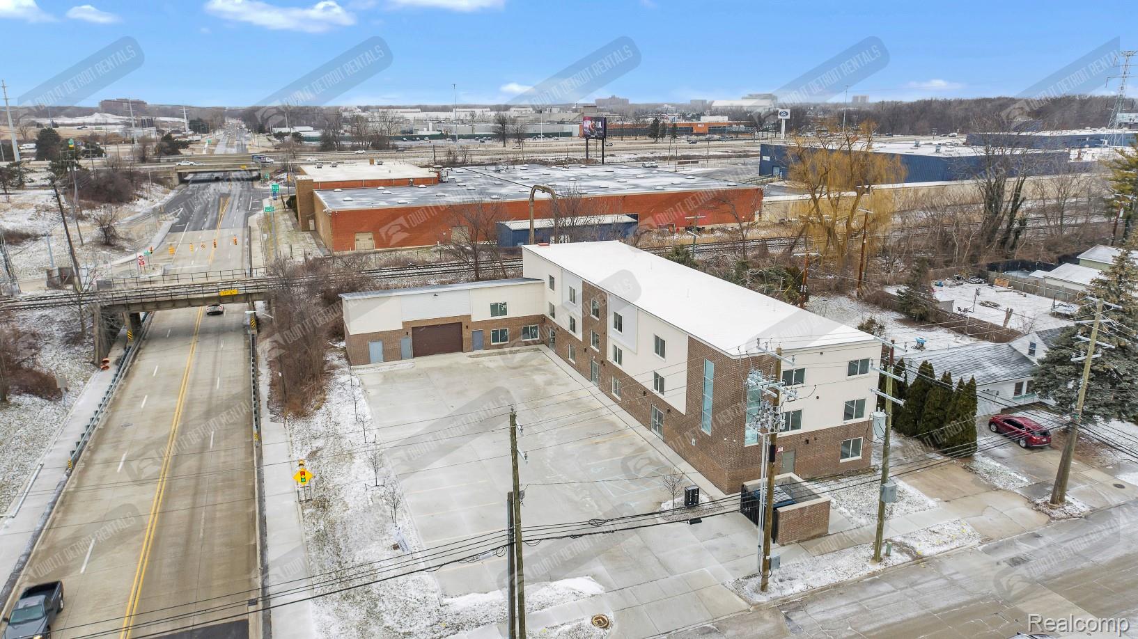 4504 Oakwood Boulevard 3