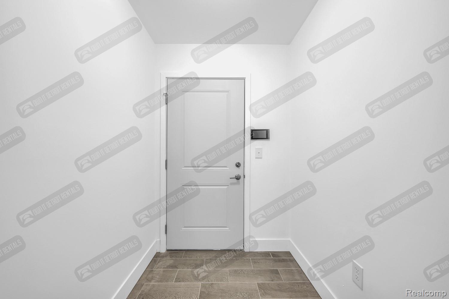 4504 Oakwood Boulevard 3