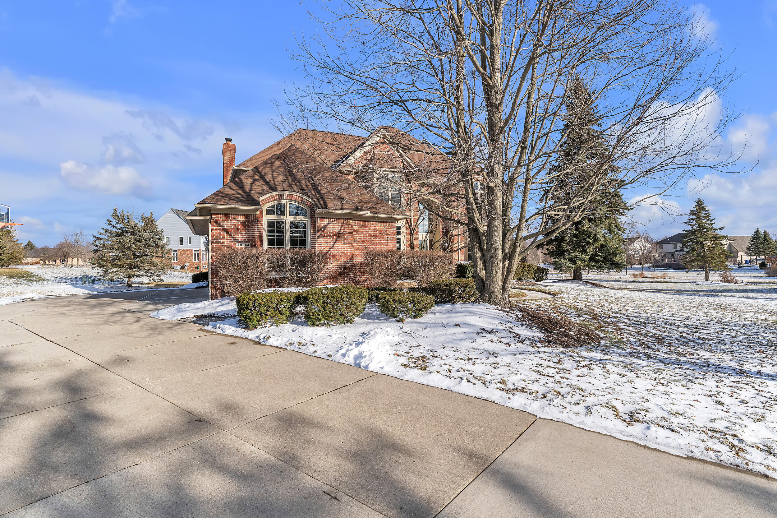 49044 Poppleton Court