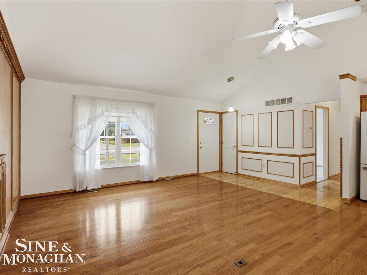 4281 Ravenswood Road