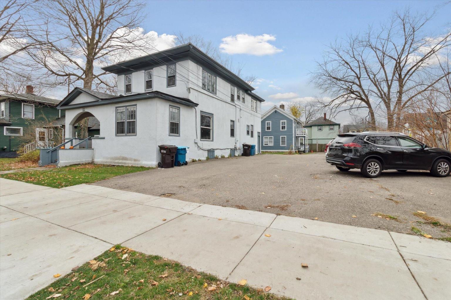 809-807 W Cedar Street