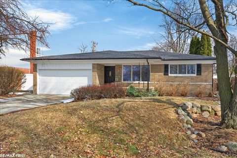 32154 Gainsborough Drive Warren City MI 48088