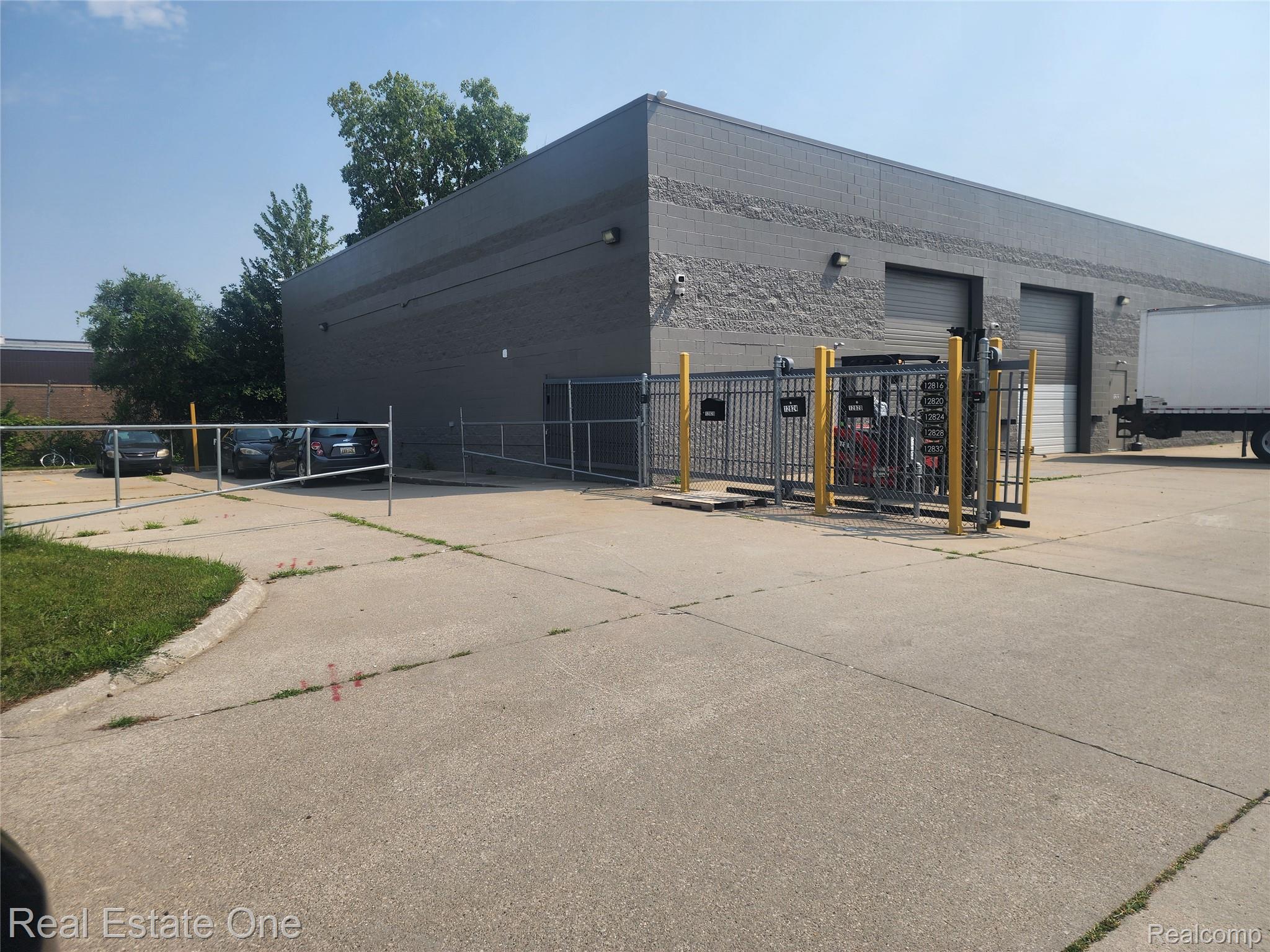 12816-12832 E Nine Mile Road