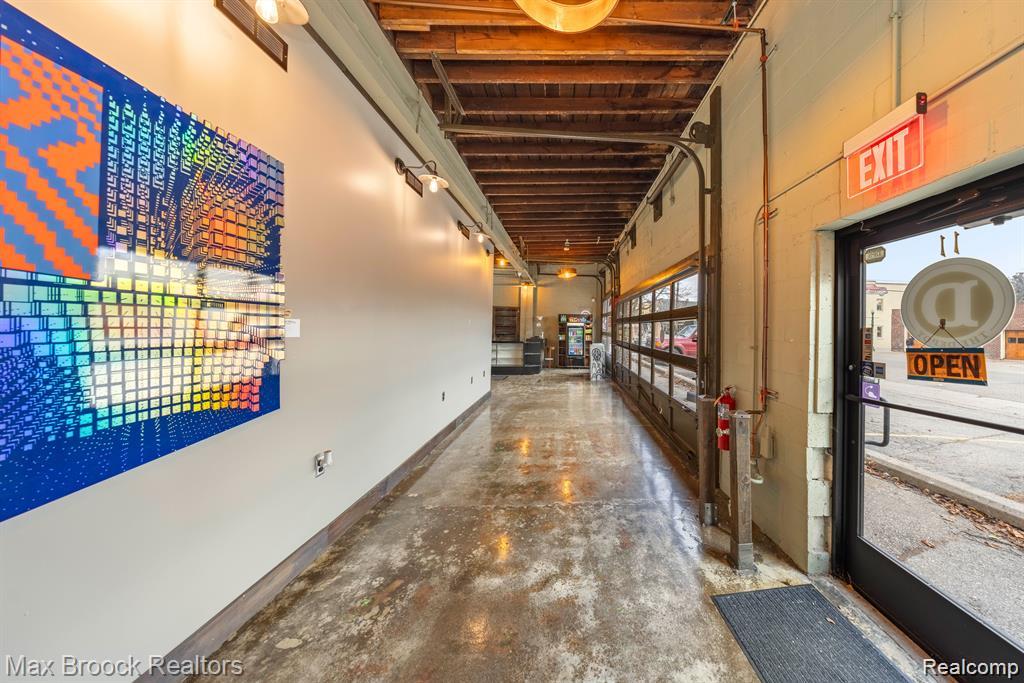 9 E Cross Street