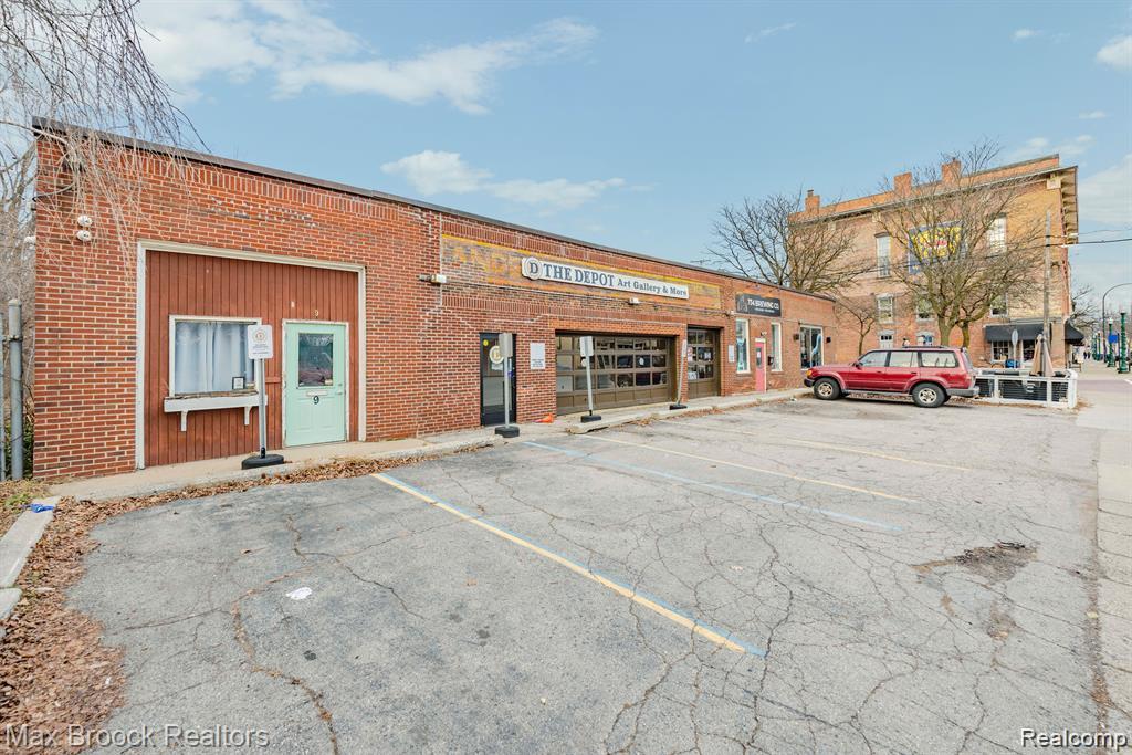 9 E Cross Street