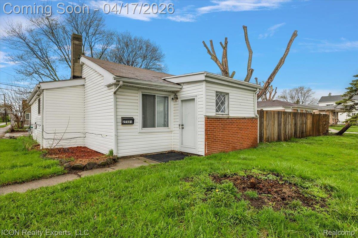 27321 Baldwin Avenue