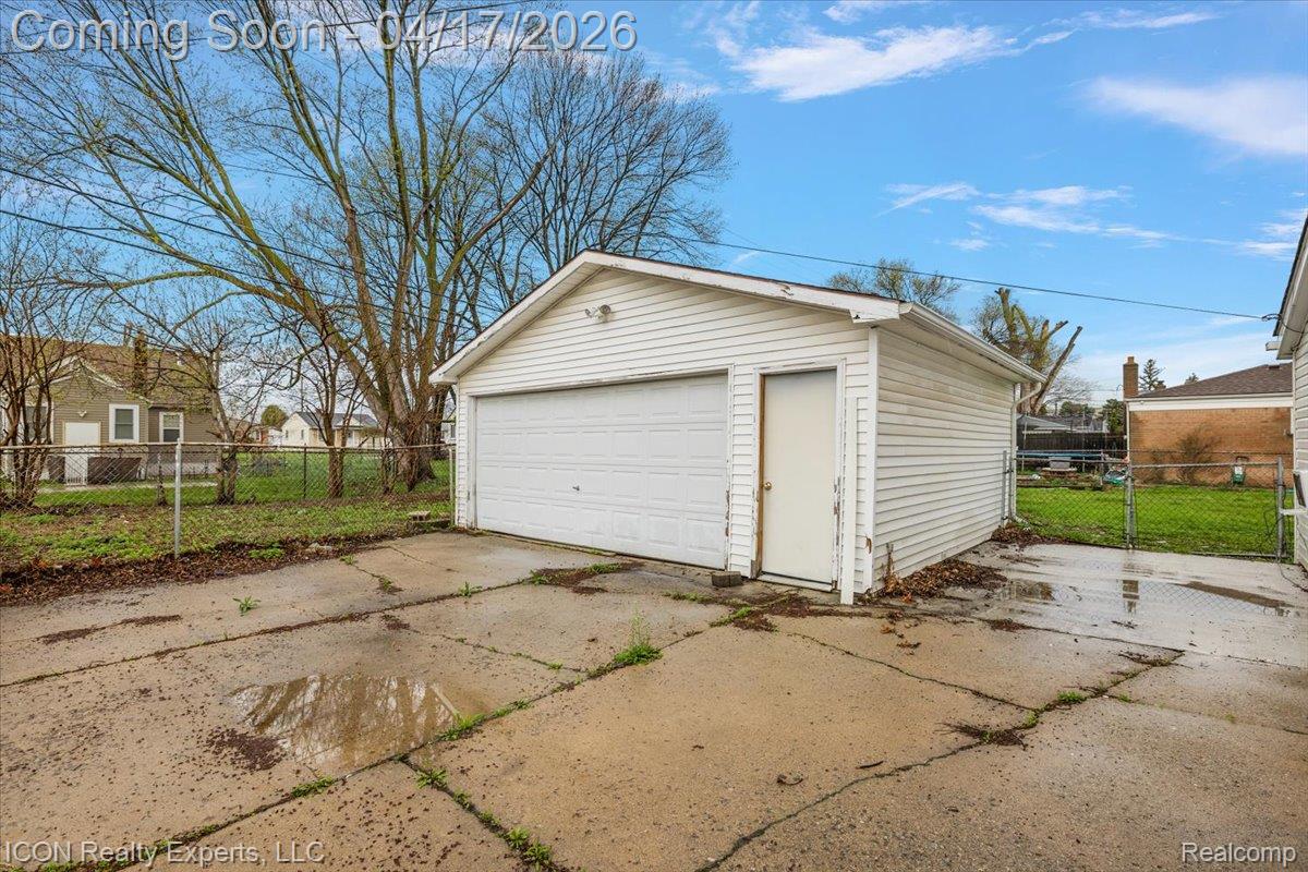 27321 Baldwin Avenue