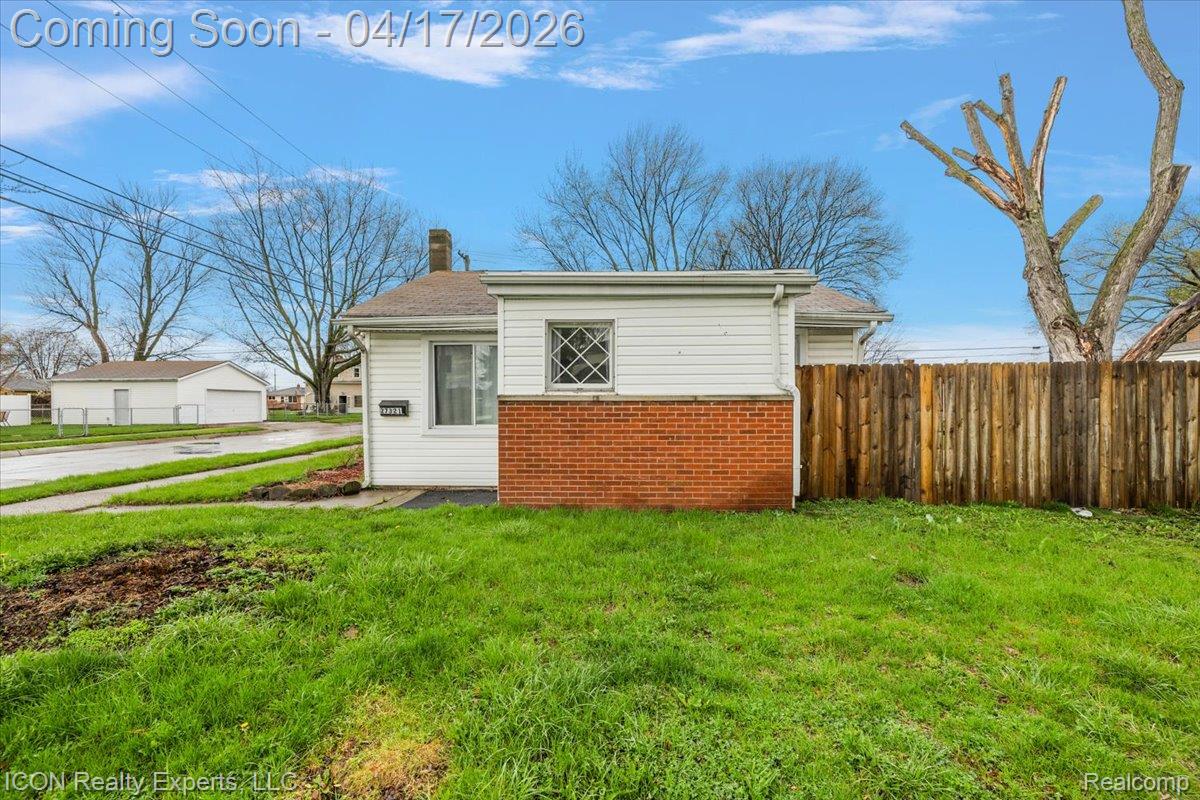 27321 Baldwin Avenue