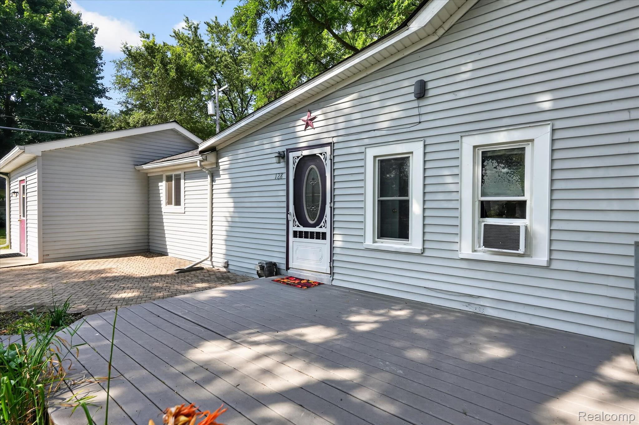 128 Front Drive