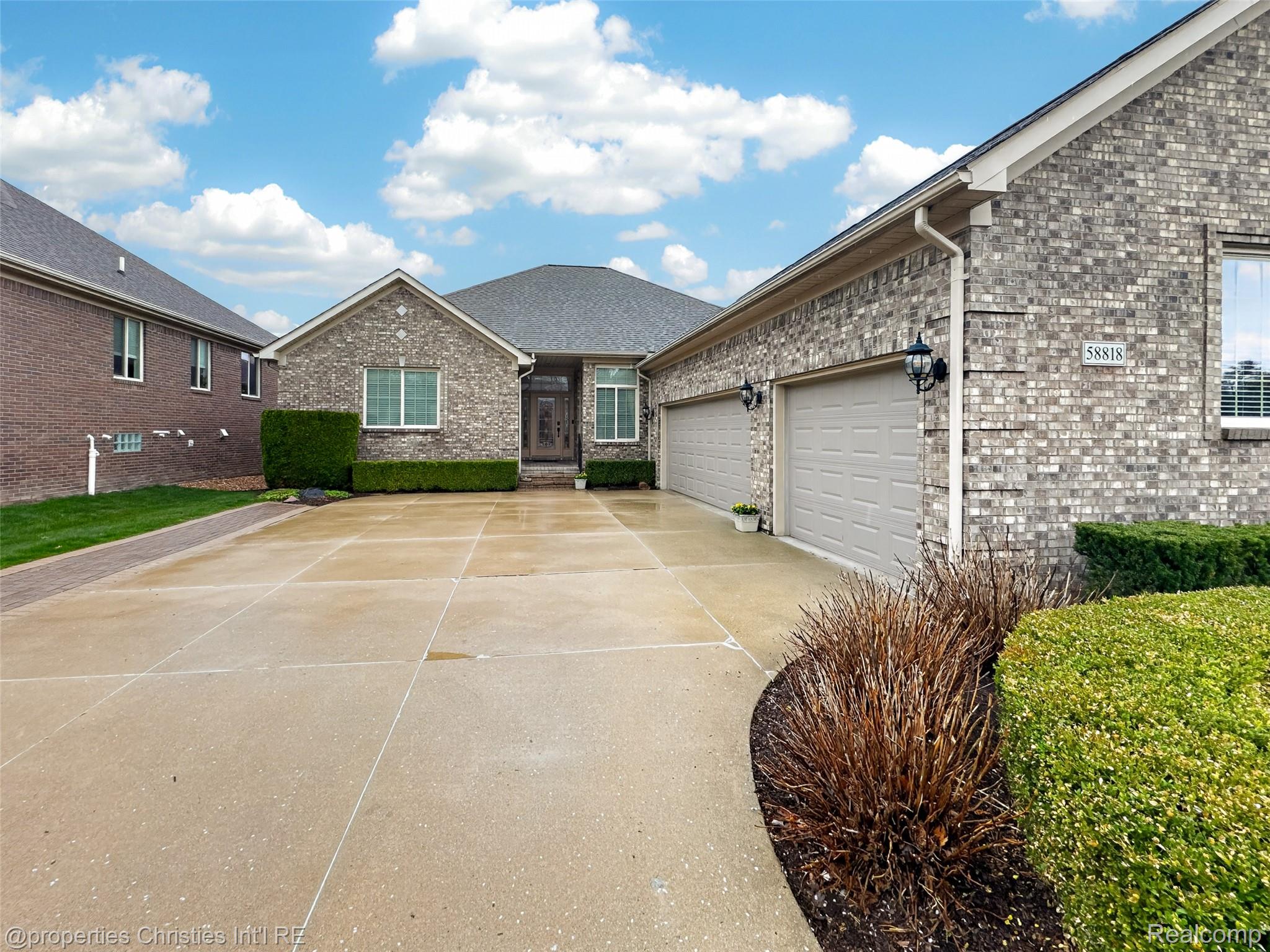 58818 Gallery Court