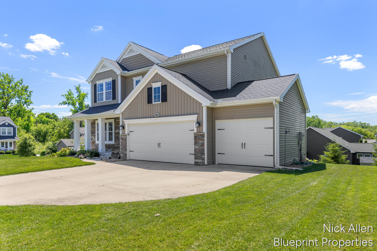 8957 Split Stone Court