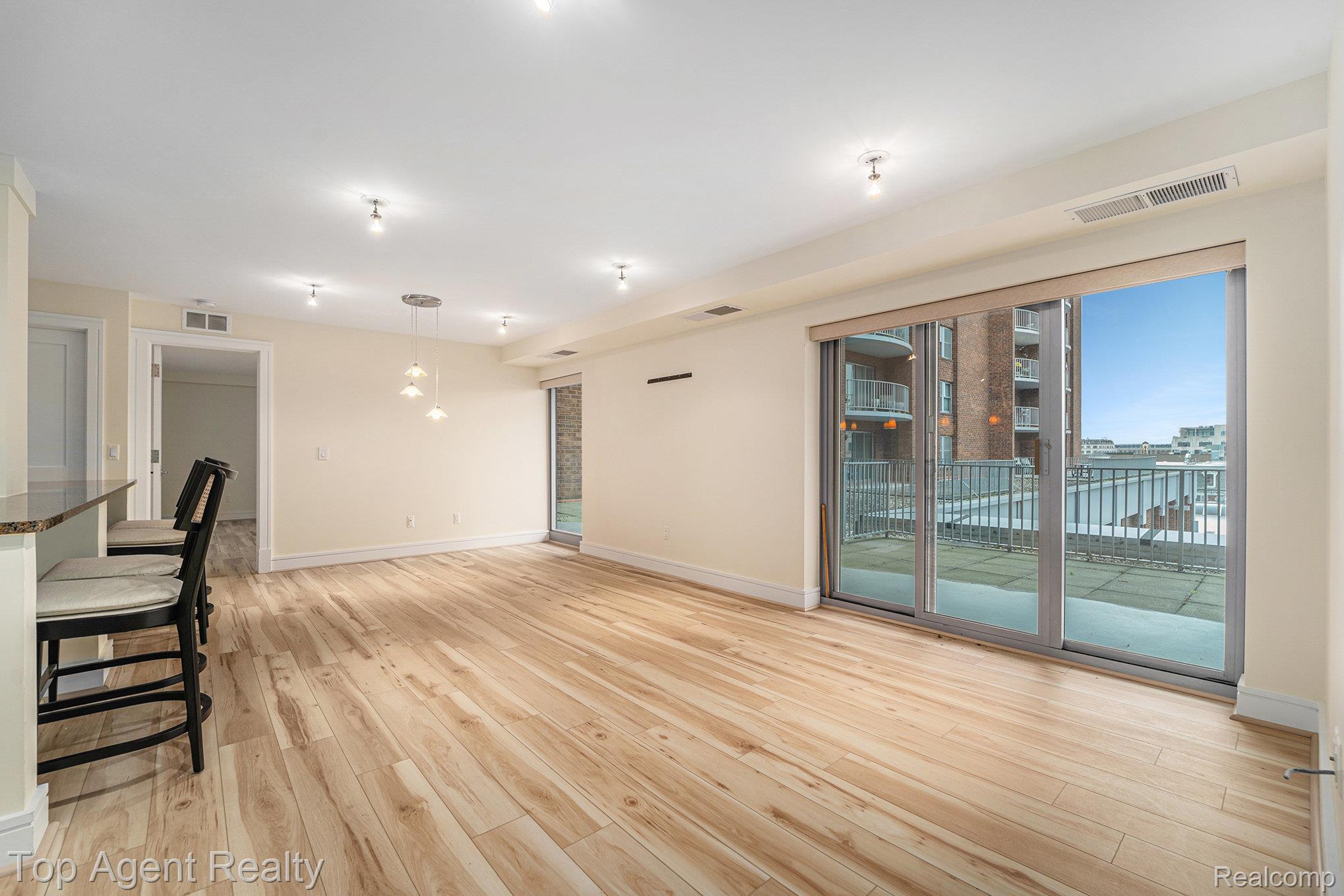 411 S Old Woodward Avenue 511