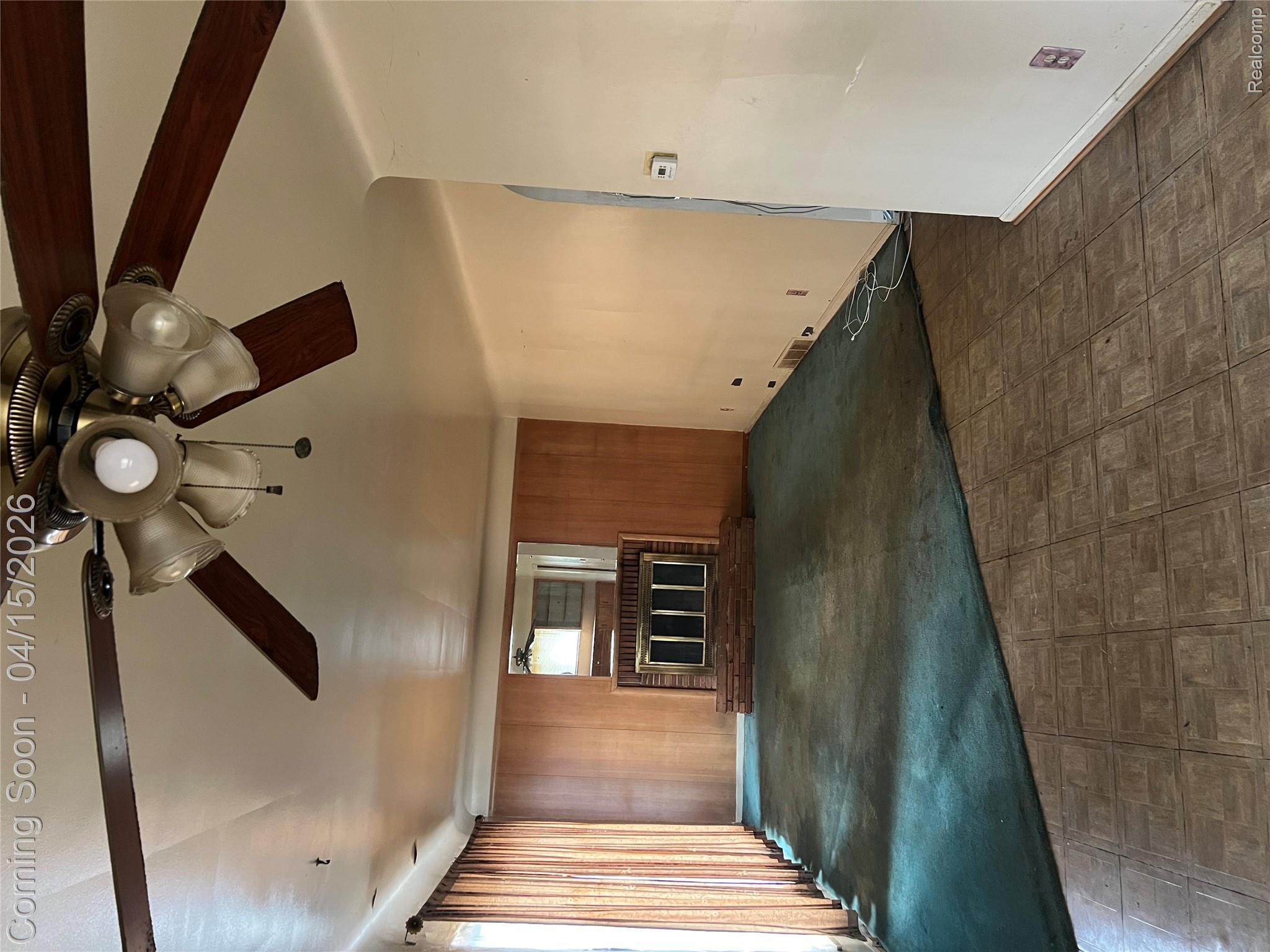 1209 W McClellan Street