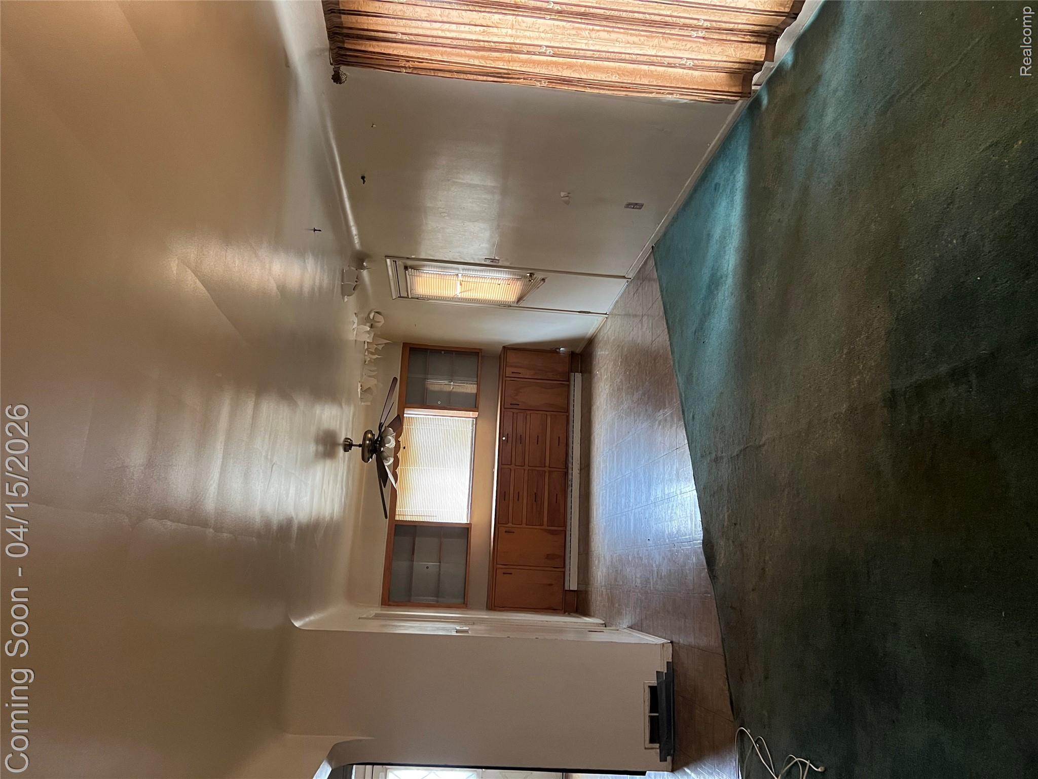 1209 W McClellan Street