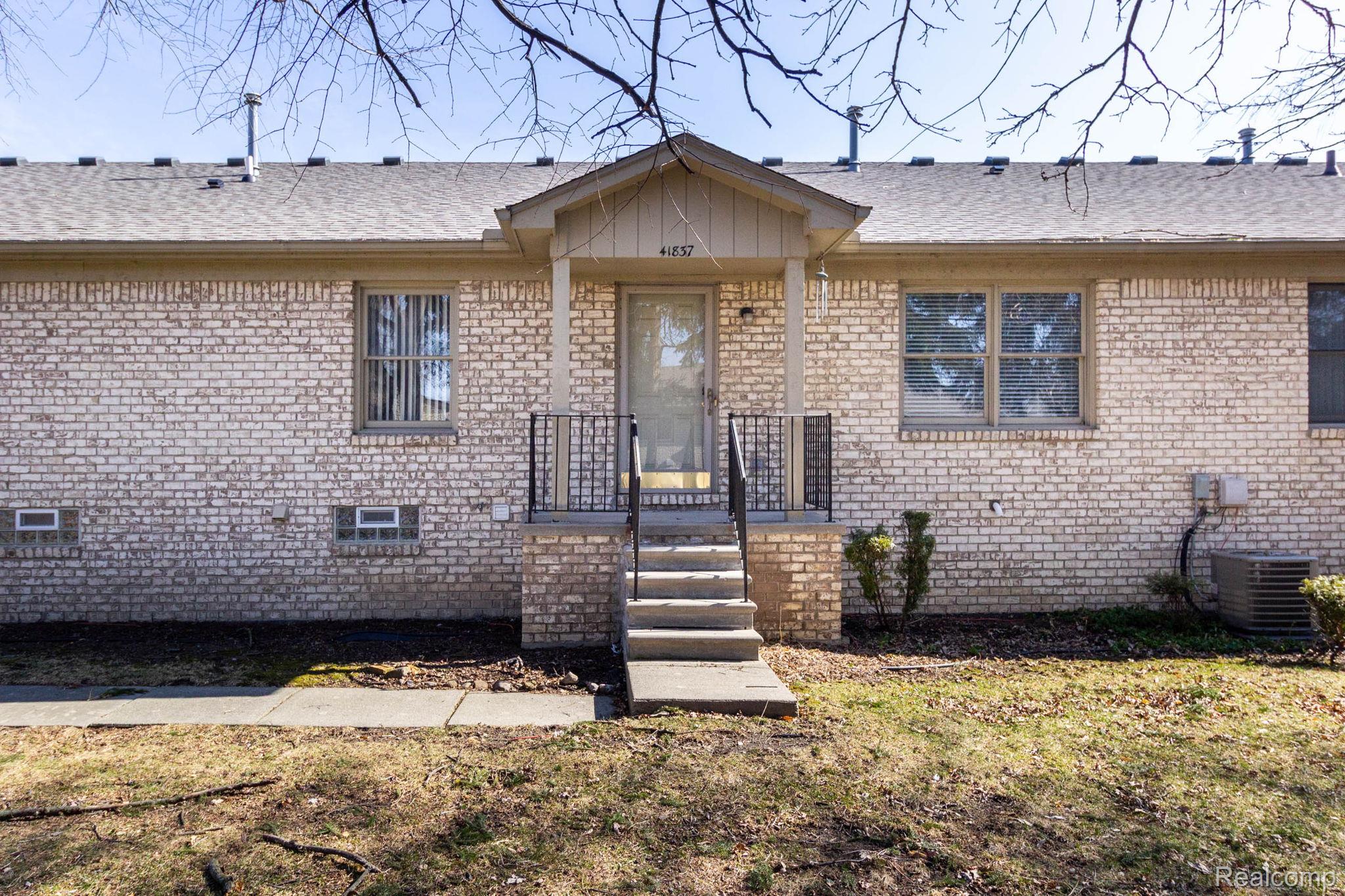 41837 King Edward Court