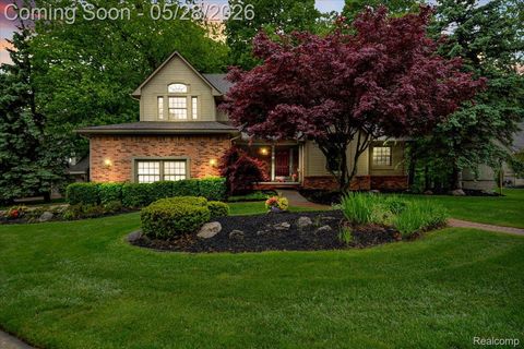 Photo of 28335 Golf Pointe Boulevard, Farmington Hills City, MI 48331 (MLS # 20261037585)