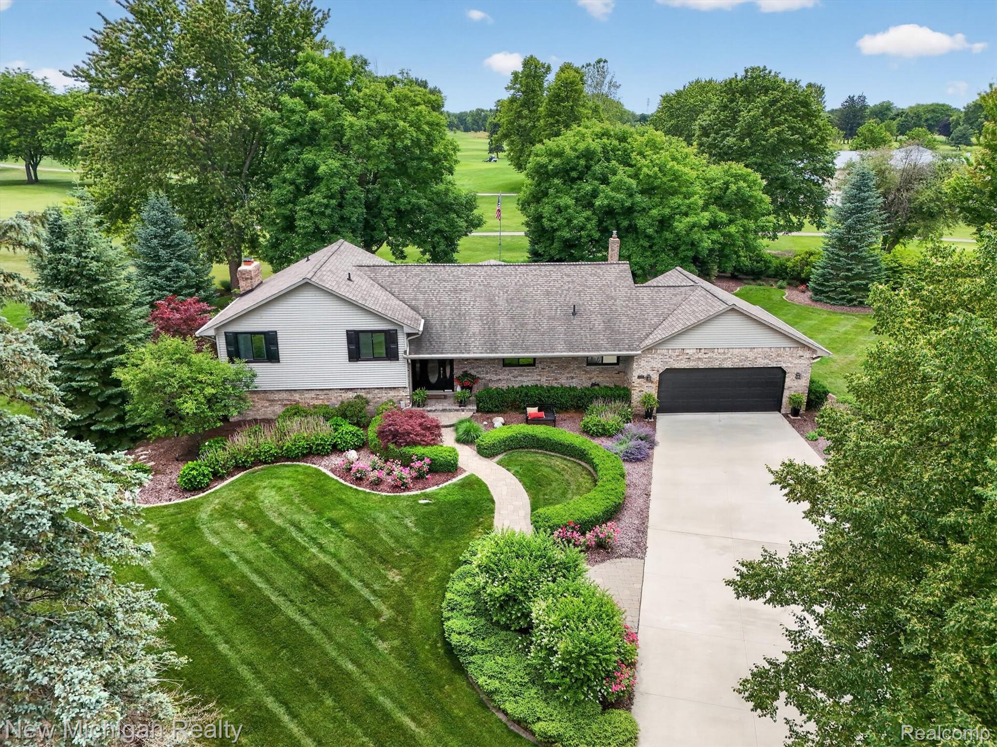 1325 Birdie Court
