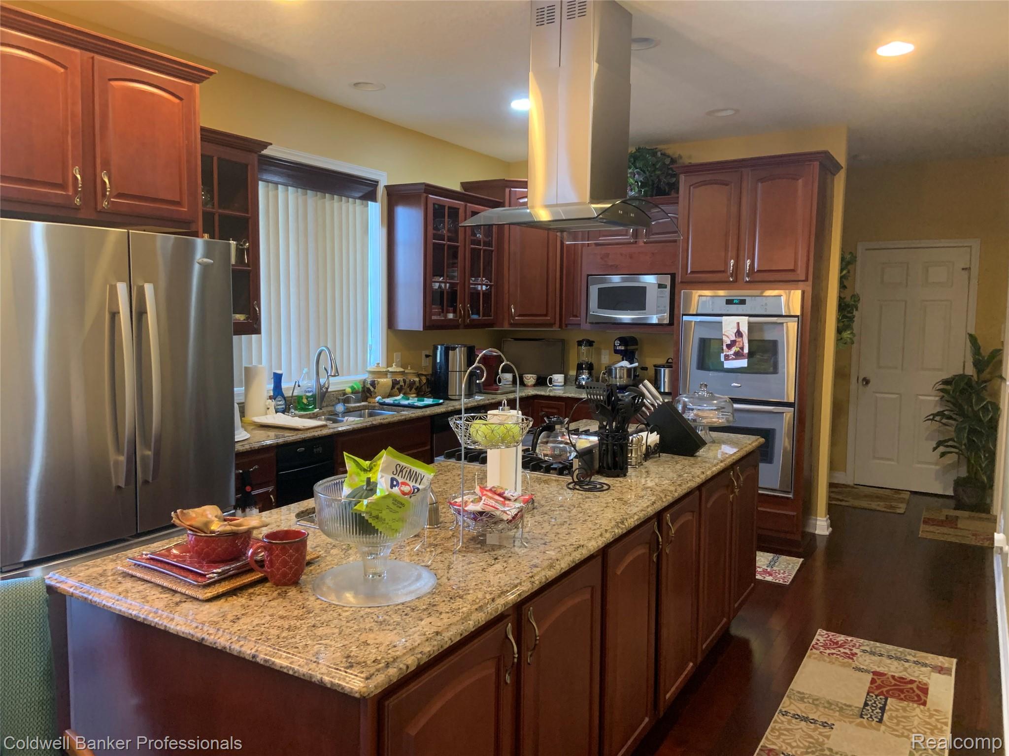 13065 White Oaks