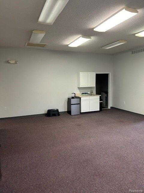 7124 W GRAND RIVER Road