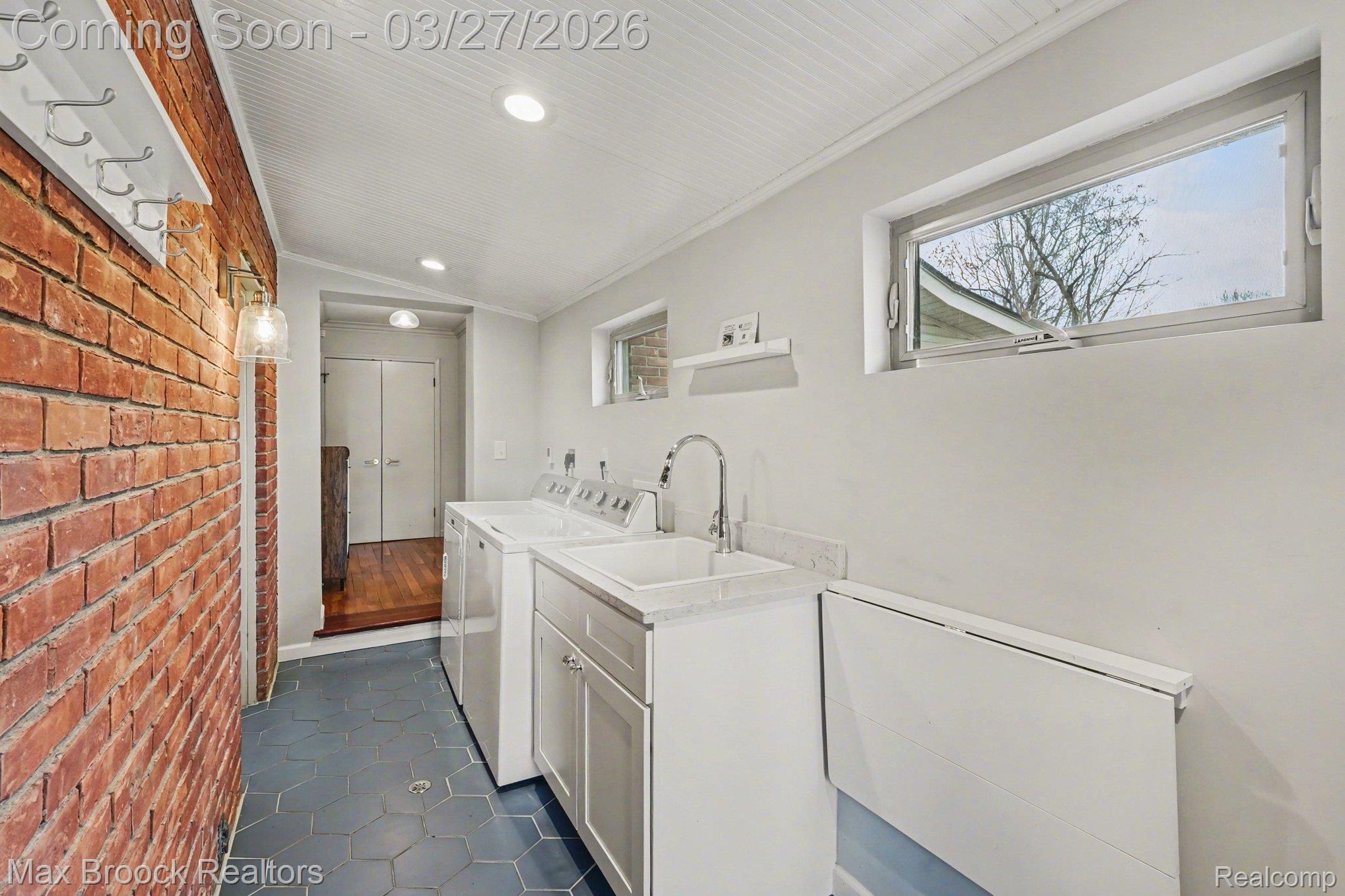 3436 Paddington Drive