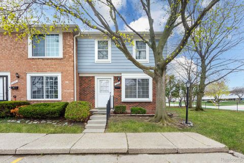 3026 Seaton Circuit N Warren City MI 48091